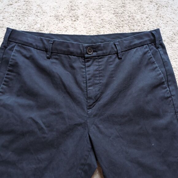 UNIQLO Straight Chino Pants Men's Size 32X34 Black Color Pockets  Casual - Picture 1 of 6